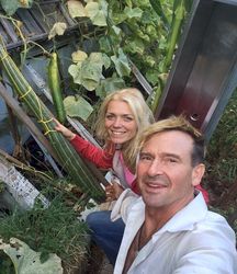 Sept 3 - Big Larry is getting a bit soft at the neck. He has to come off NOW!!!