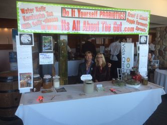 September 27 he went out for his first outing. Many attendees at the big
Okanagan Organic Festival were WOWed by him.